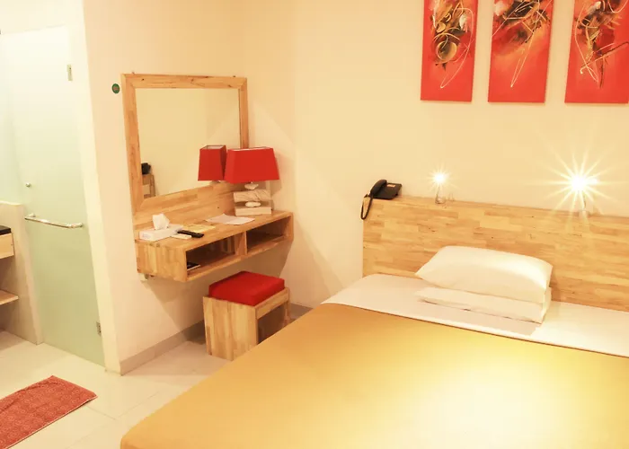 Hotel Karthi 3*