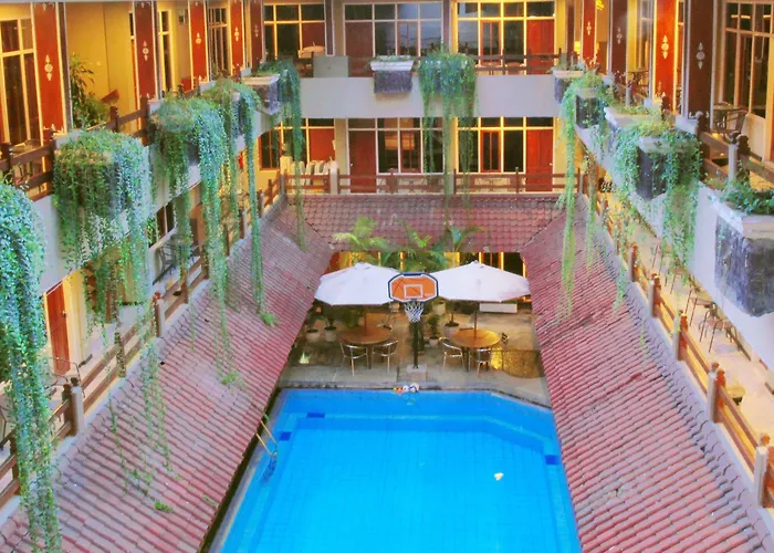 Hotel Karthi 3*