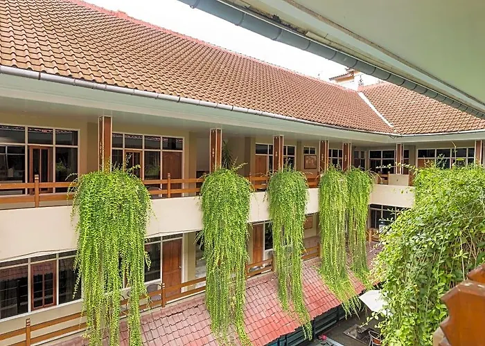 Hotel Karthi 3*