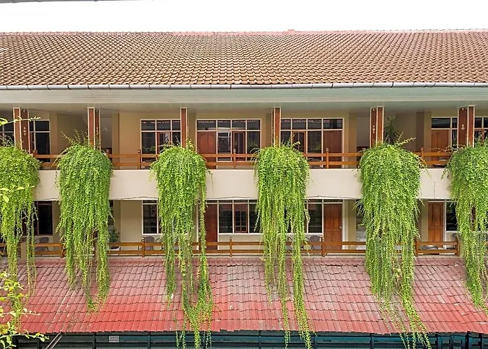 Karthi Hotel