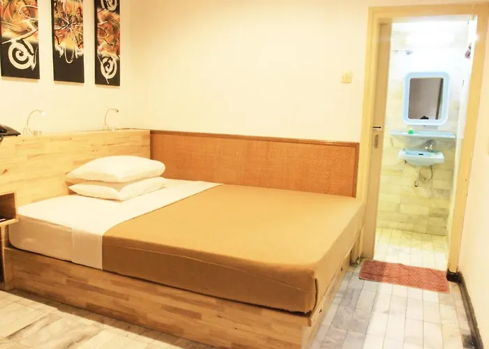 Karthi Hotel 3*
